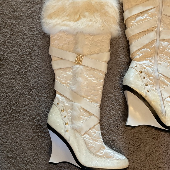 NEW Baby Phat VTG White Rabbit Fur-Trim Studded Women's Tall Boots Shoes Y2K, 9 - Picture 4 of 11